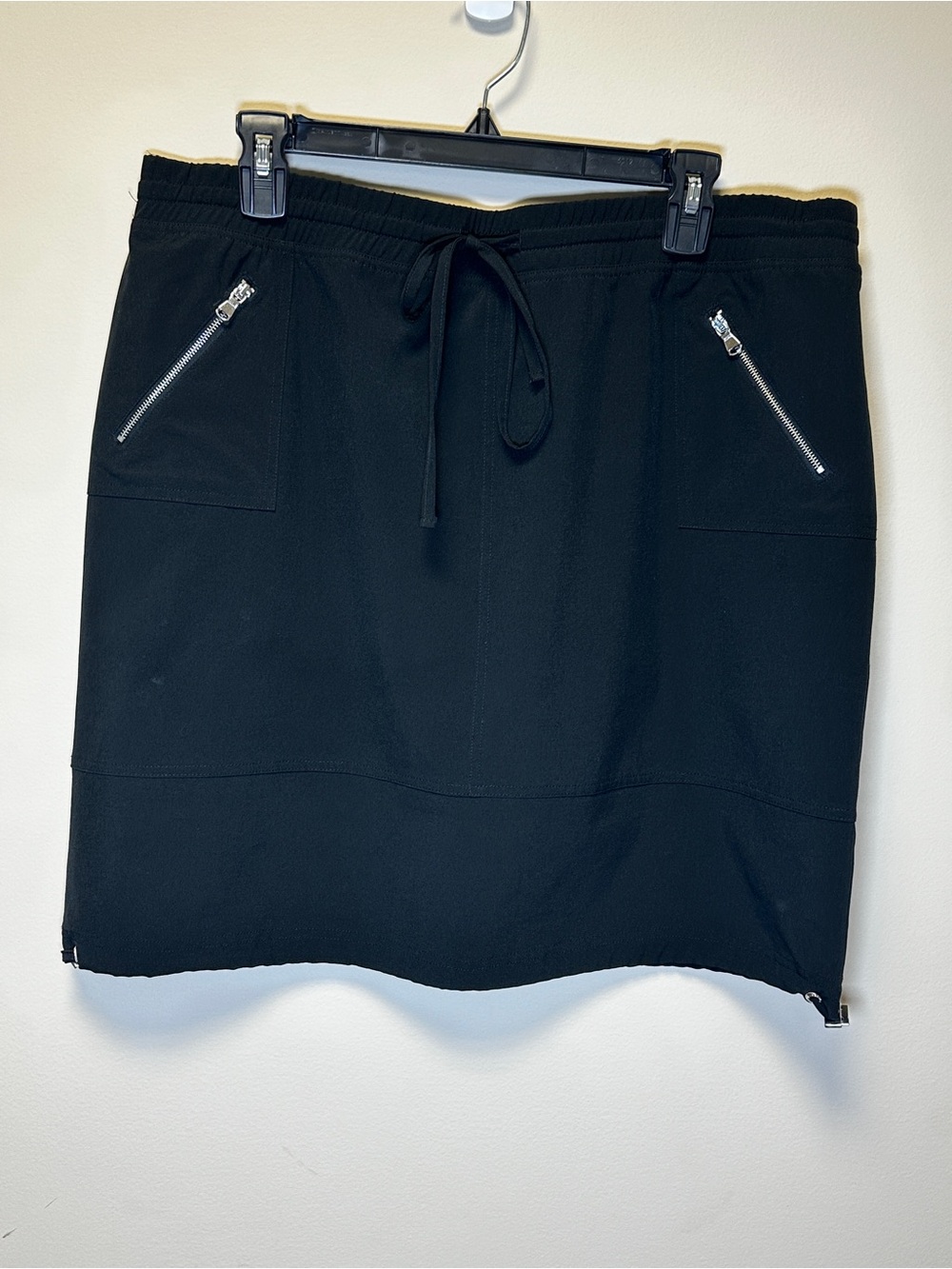 Chico’s Zenergy Black Active Skirt Size 2 Zip Pockets